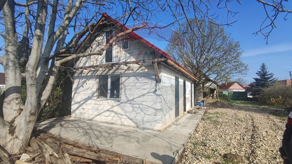 Casă 5 camere 2324 mp teren de vânzare Fughiu-Osorhei 12 km de Oradea