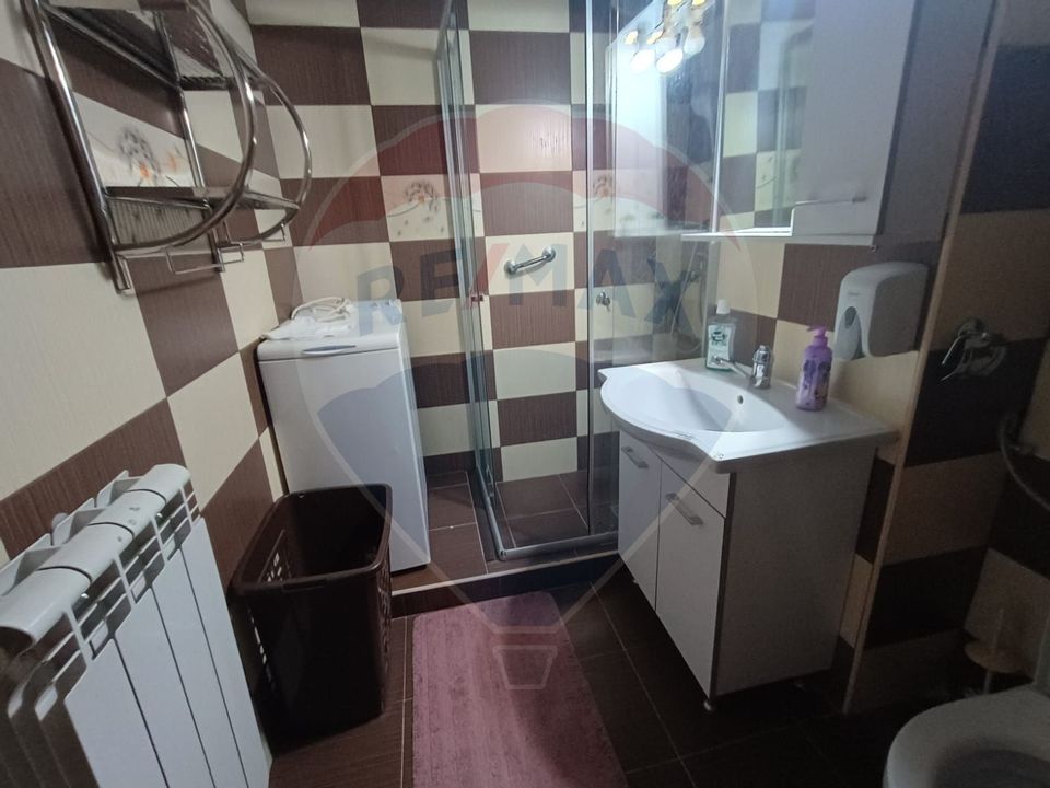 Apartament cu 2 camere  decomandat zona 300