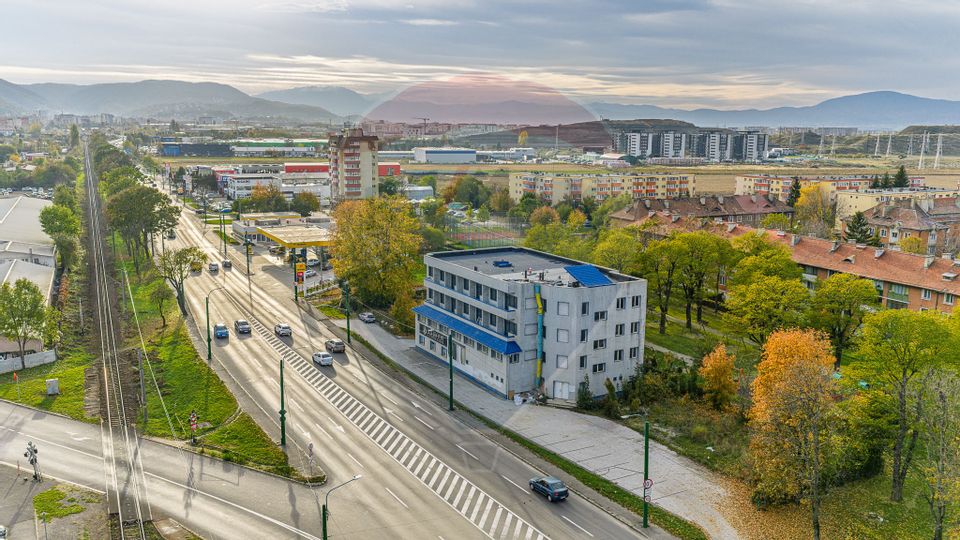 Oportunitate investiție-Clădire cu autorizație hotel și teren BRAȘOV