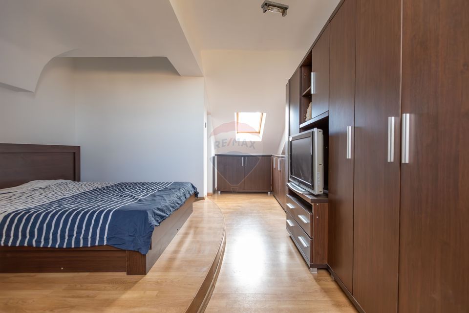 Apartament tip duplex cu 3 camere de vânzare în zona Ultracentral