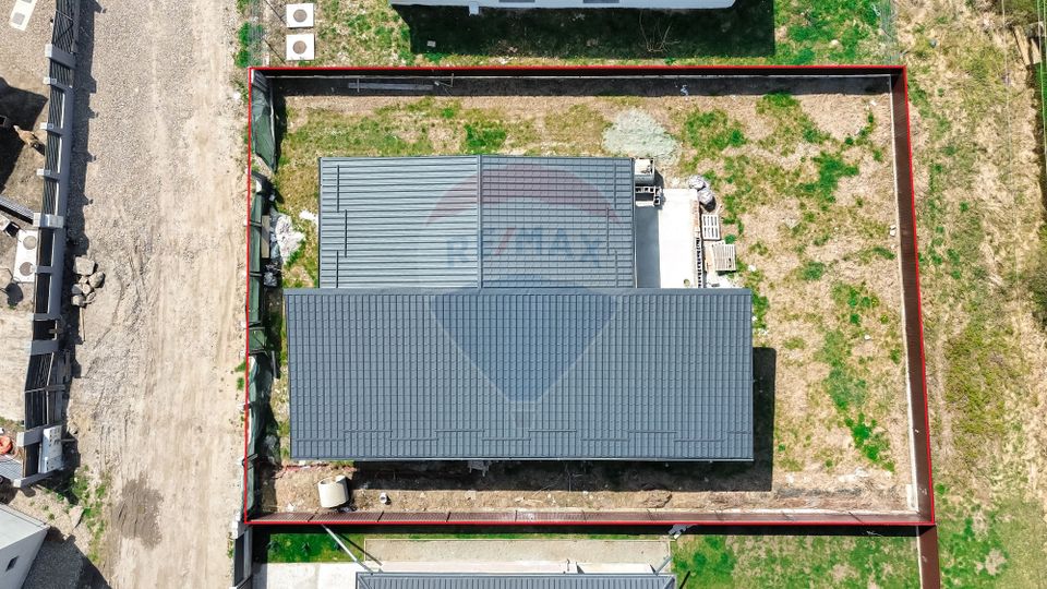 Casă cu 4 camere de vânzare, 130mp utili, teren 600mp in Harman