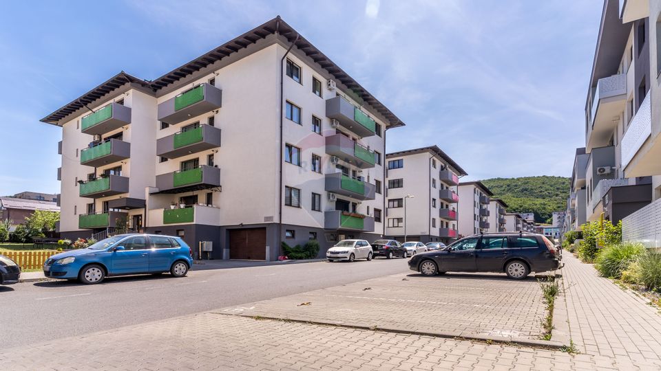 4 room Apartment for sale