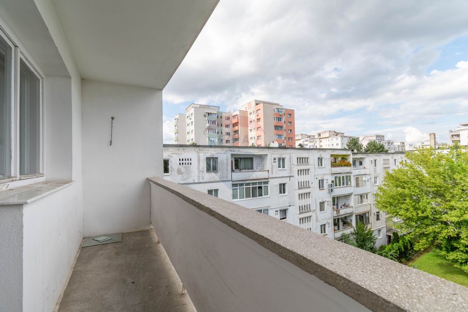 Apartament 3 camere de vanzare, 63mp, decomandat, boxa, Agricultorilor