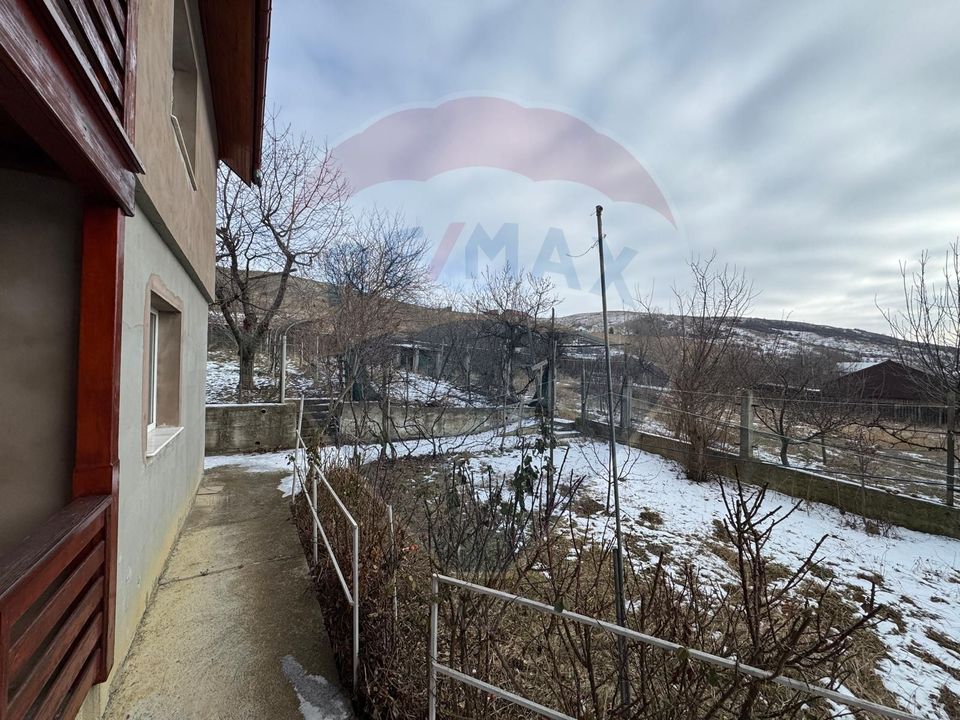 6 room House / Villa for sale, Darmanesti area