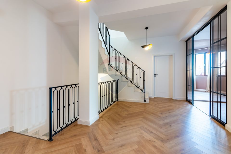 Casă individuala în Aviatiei, adiacent Bulevardul Aerogarii, 4xparcare