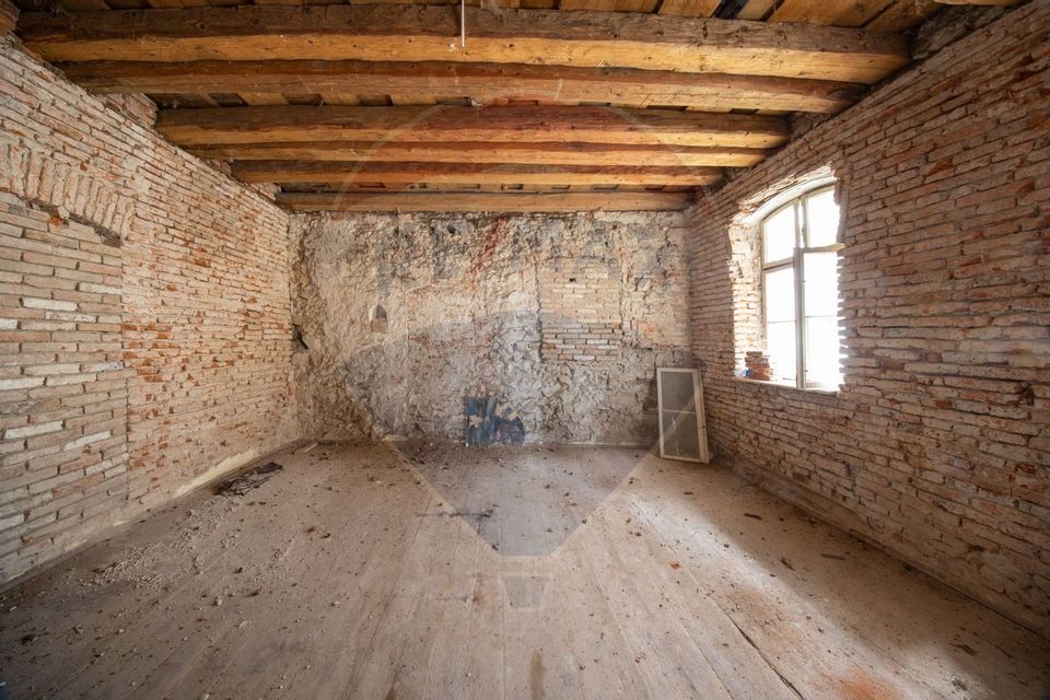 8 room House / Villa for sale, Central area