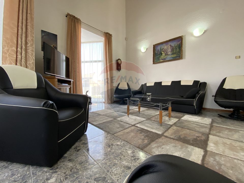 8 room House / Villa for sale