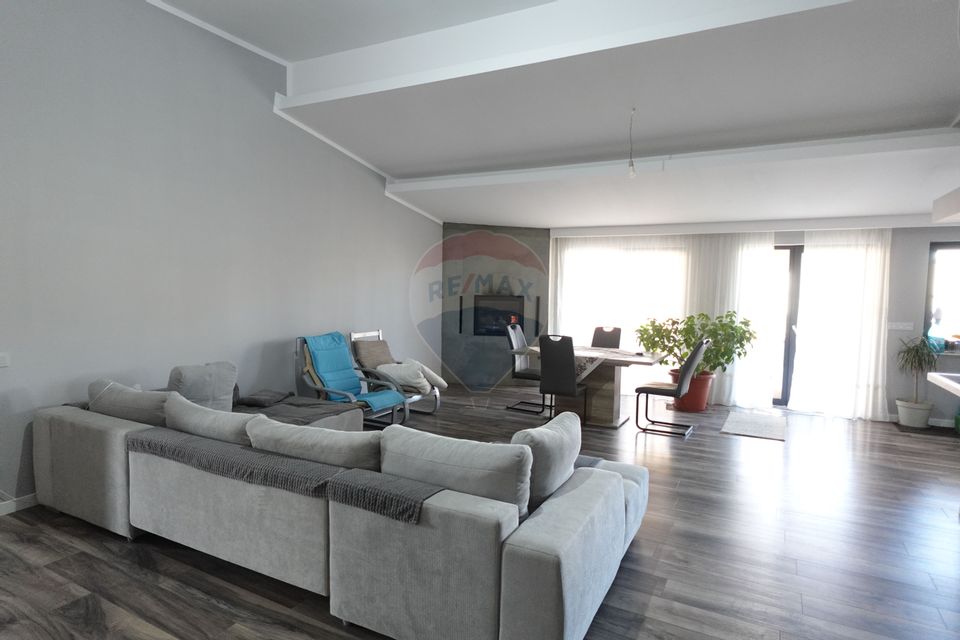 4 room House / Villa for sale