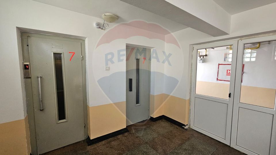 GARSONIERA  decomandata, cu priveliste  - DE VANZARE- BV/  str Traian!