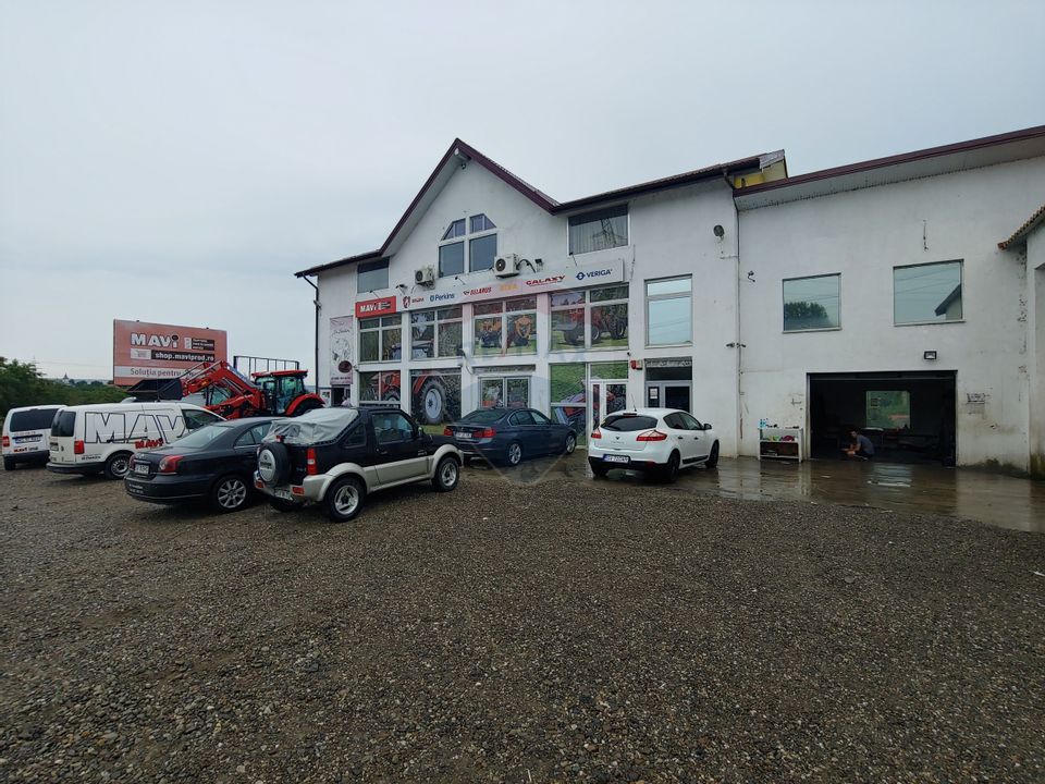 950sq.m Commercial Space for sale