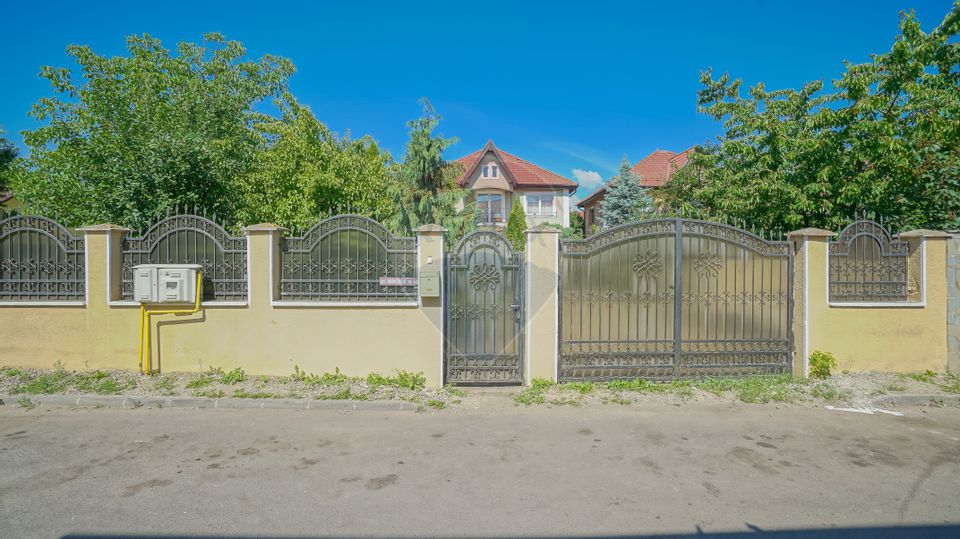 Casa/vila de vanzare, zona unica, Bronzului, cartier Tractorul, Brasov