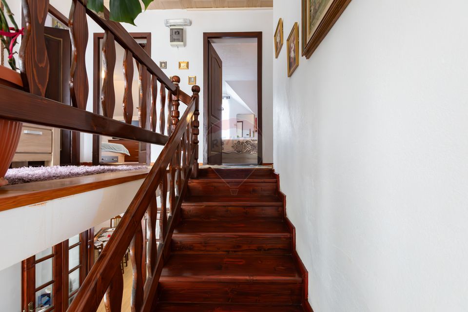 Casă / Vilă 4 camere de vânzare – Comuna Măgura, Str. Salcâmului