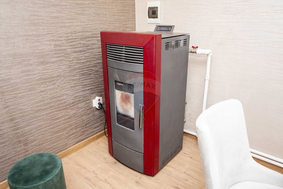 Vila 5 camere complet mobilata, foișor, teren generos