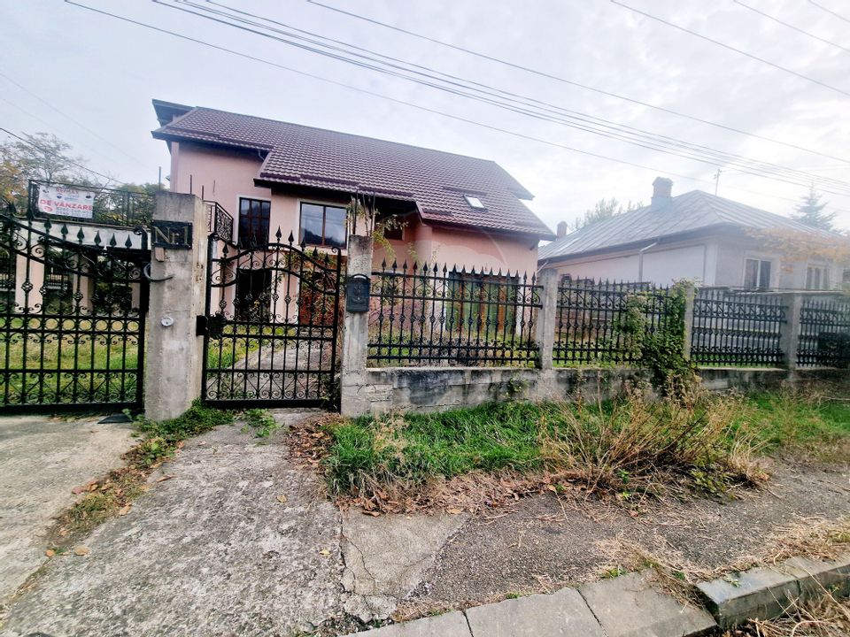 5 room House / Villa for sale, Darmanesti area