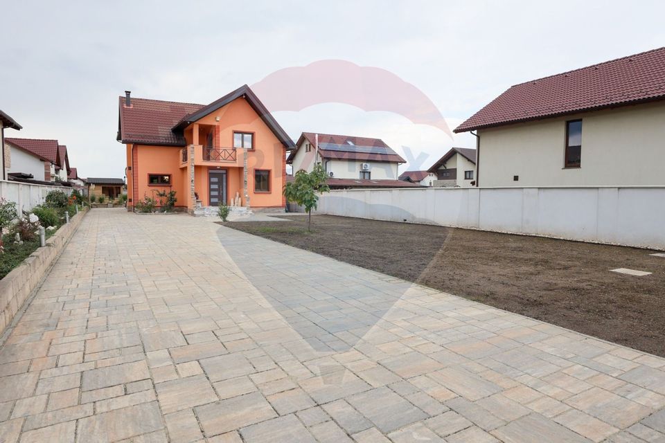 5 room House / Villa for sale