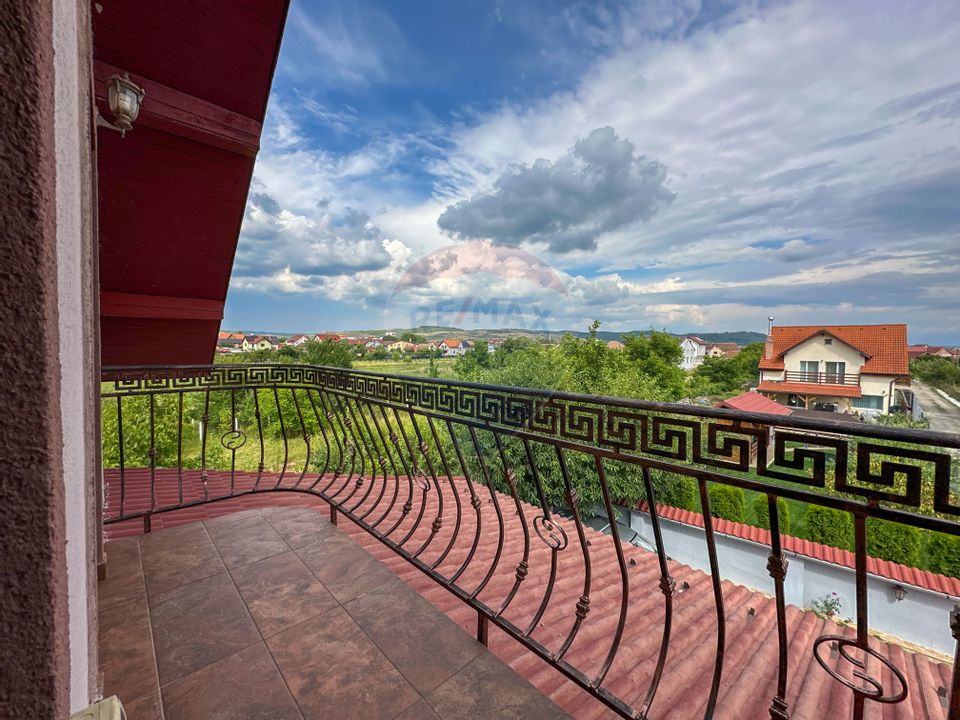 Vila de vanzare pe Str.Strugurilor/Terezian