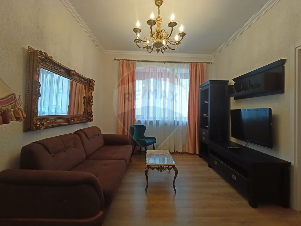 Apartament cu 2 camere de inchiriat in Centrul Istoric | Parcare