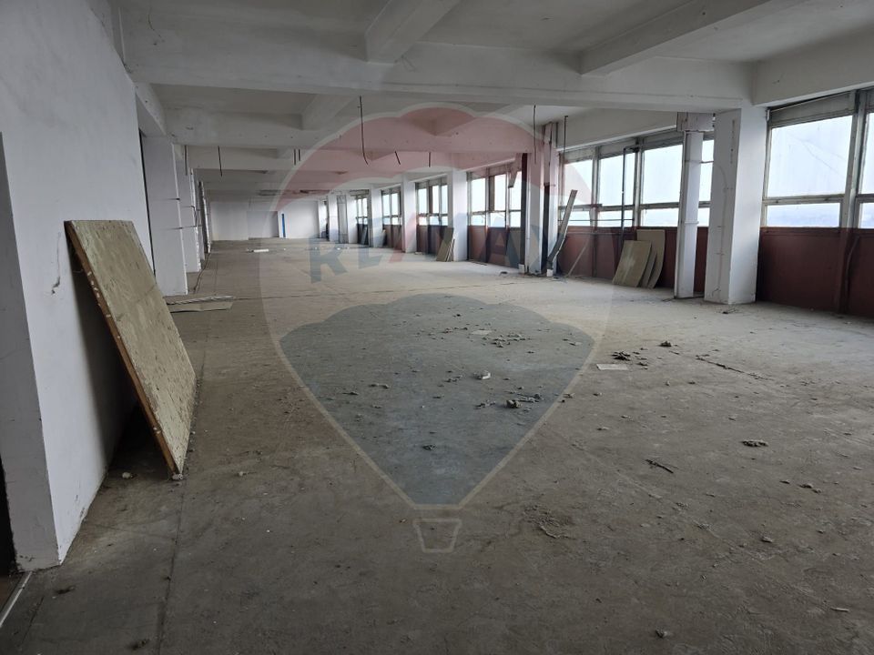 2,428sq.m Commercial Space for rent, Nord-Est area