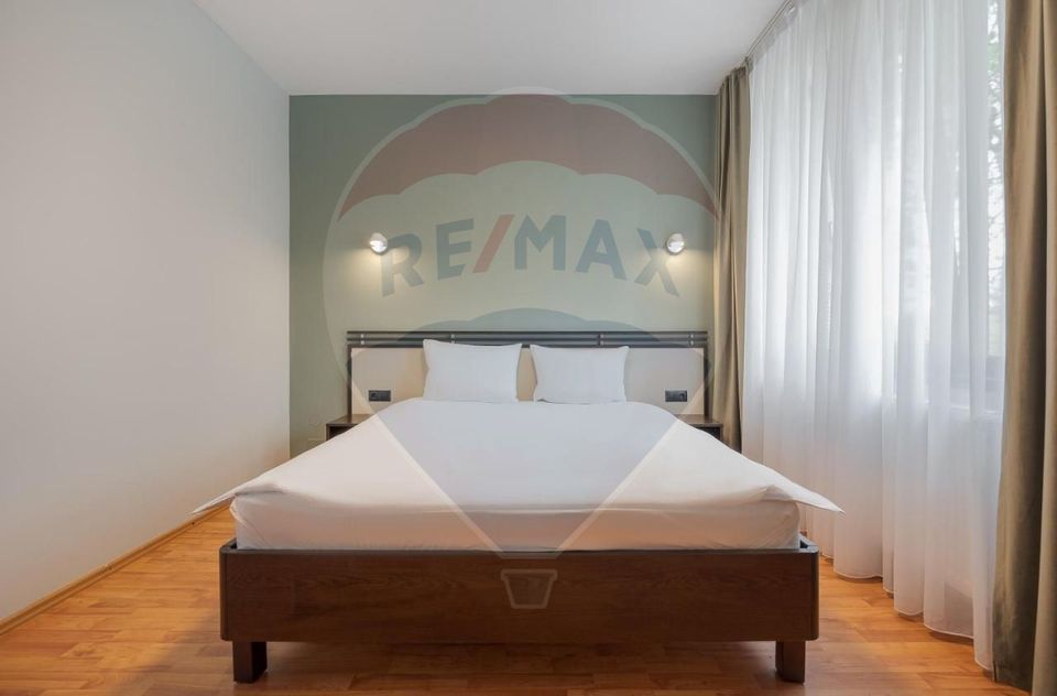 Casă / Vilă cu 16 camere de vânzare Sanmartin/Stefan cel Mare