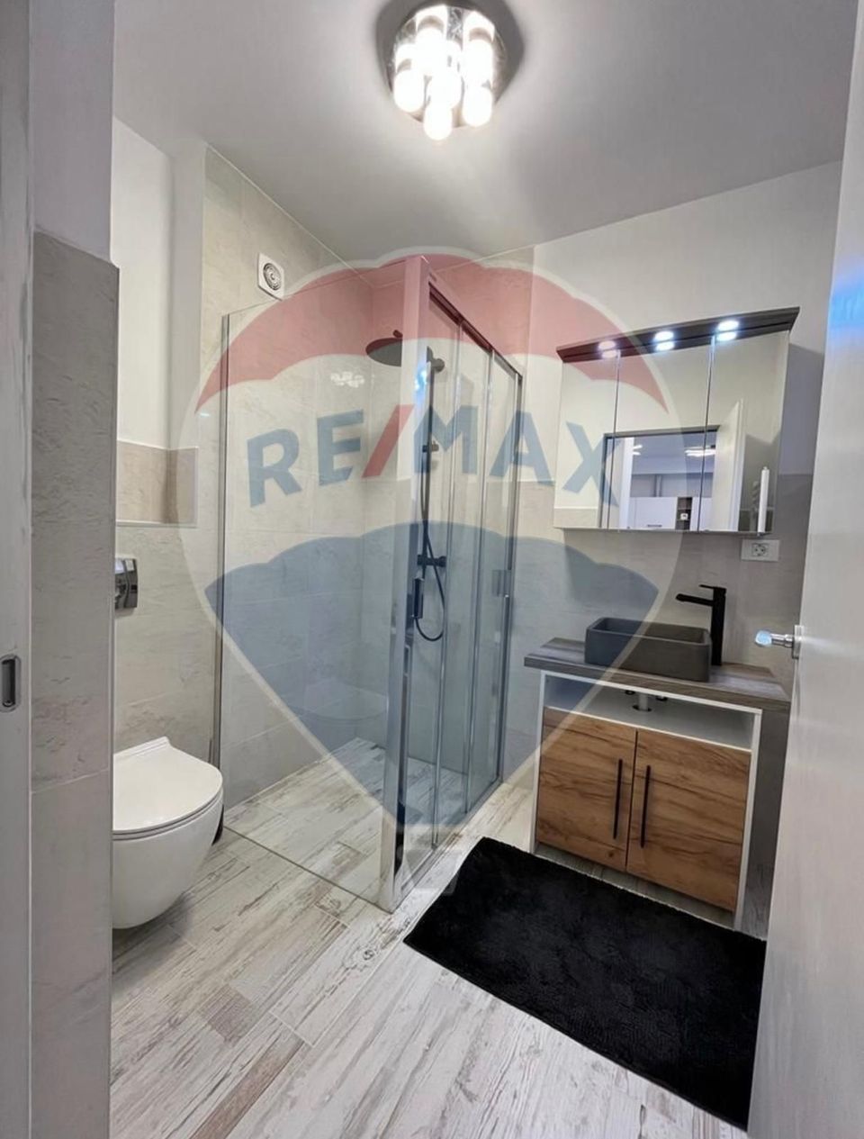 Apartament cu 2 camere de închiriat, The Lake Home