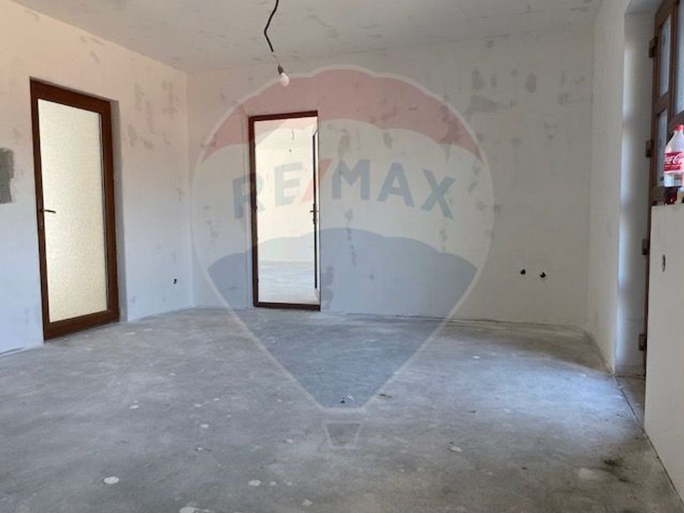 Casă / Vilă cu 5 camere de vânzare