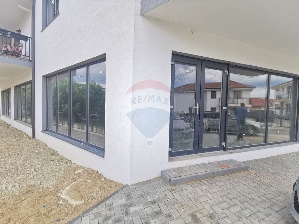 Spatiu comercial, de vanzare, 215 mp, Floresti