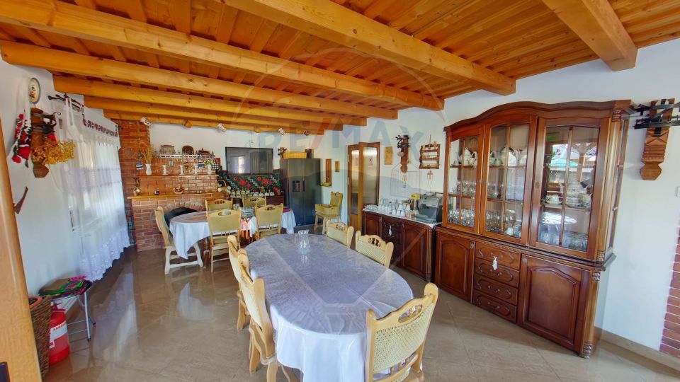 10 room Hotel / Pension for sale