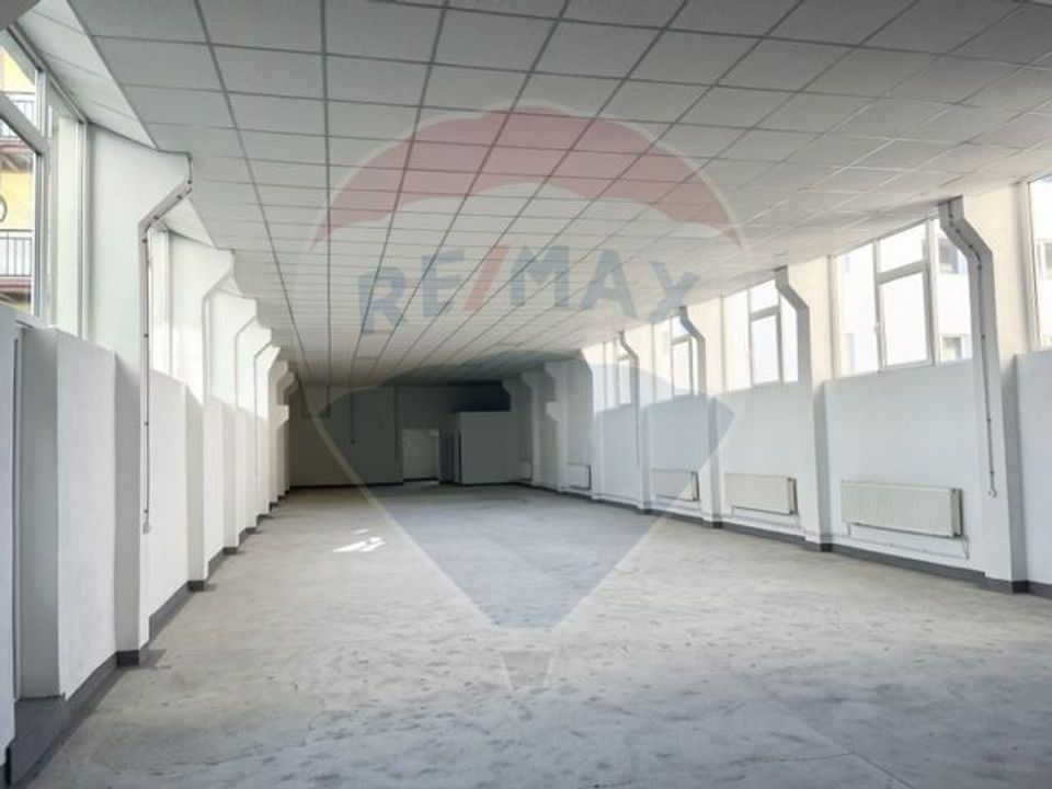 650sq.m Commercial Space for rent