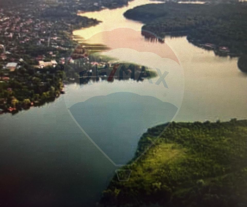 Teren cu deschidere la lac 1,430mp