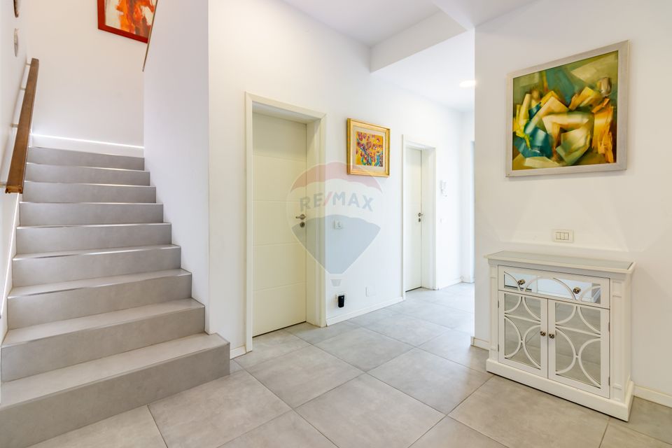 House / Villa with 5 rooms for sale, Laguna Albastra, str. Farms