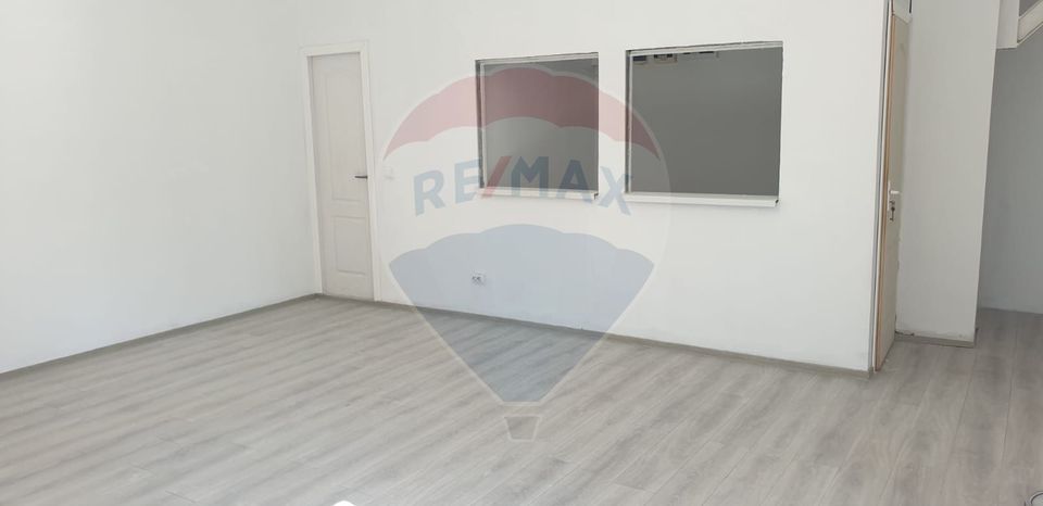 43sq.m Commercial Space for rent, Energiei area