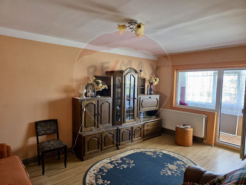 3 room Apartment for sale, Mioritei area