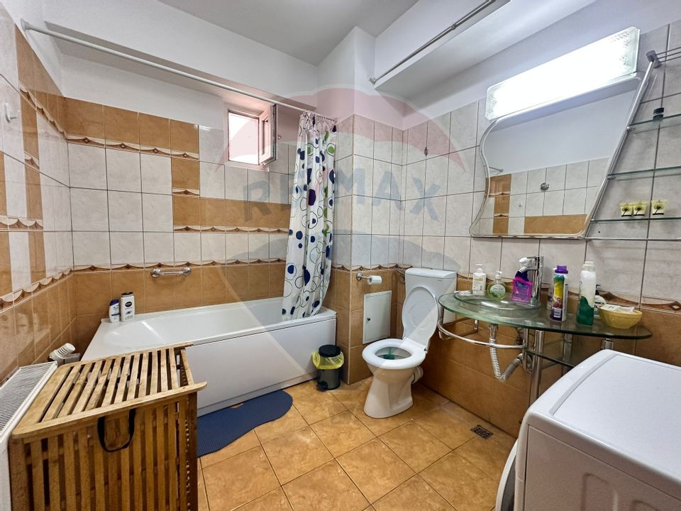 Apartament cu 3 camere de închiriat, 83mp, 2 bai, parcare, Semicentral