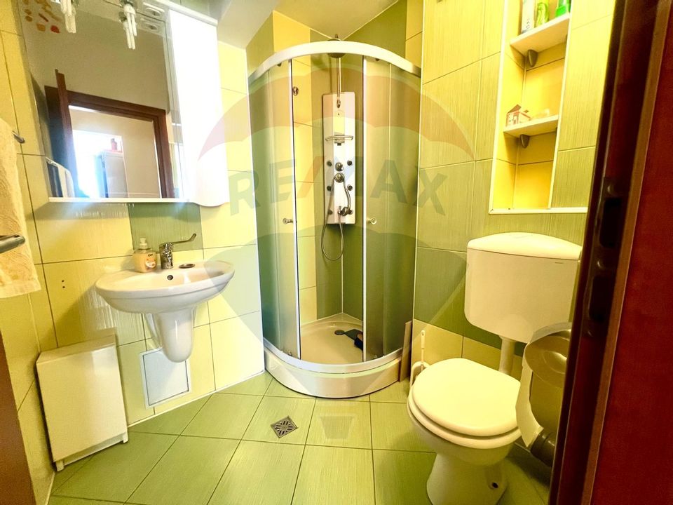 De închiriat apartament cu 4 camere, zona Dacia