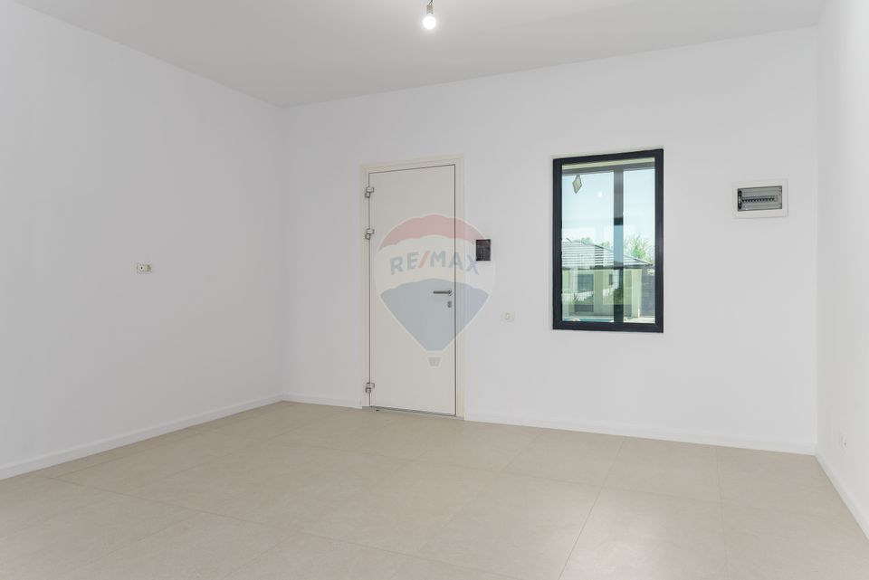 Vânzare Vilă cu 5 camere, curte si parcare de vânzare in TUNARI