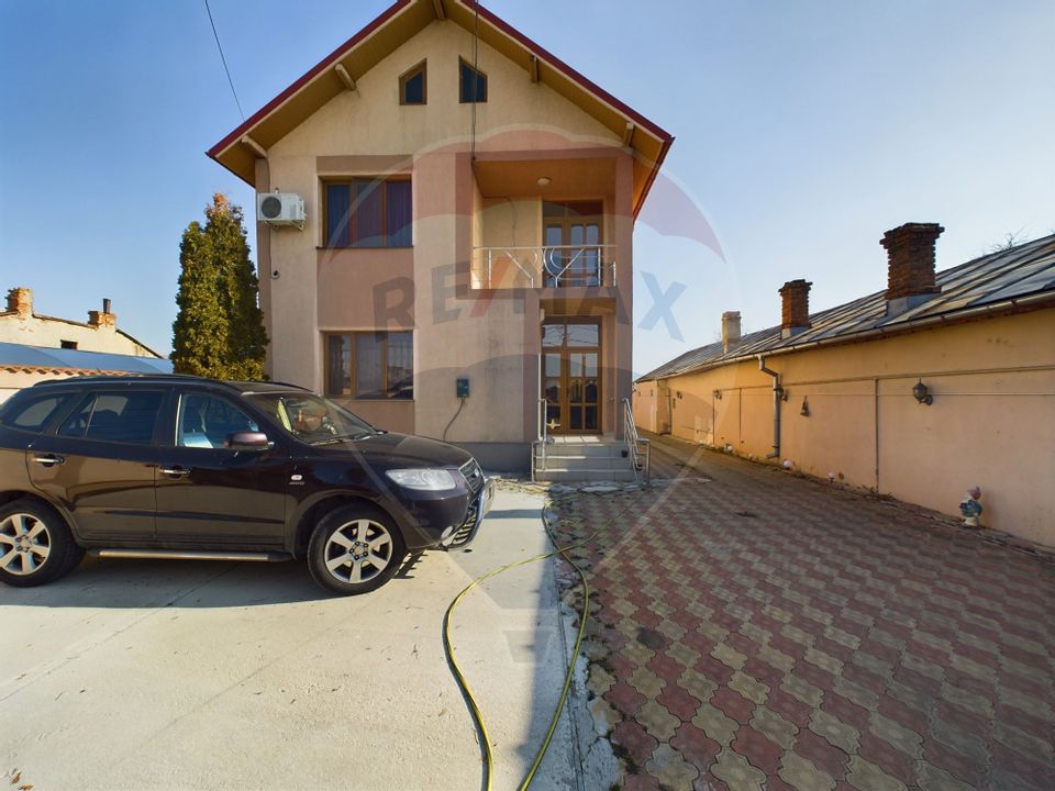 De vanzare casa cu 6 camere mobilata utilata in Targoviste