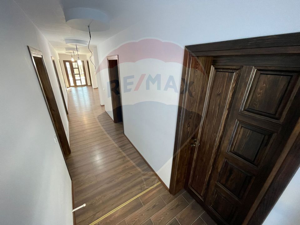 4 room House / Villa for sale