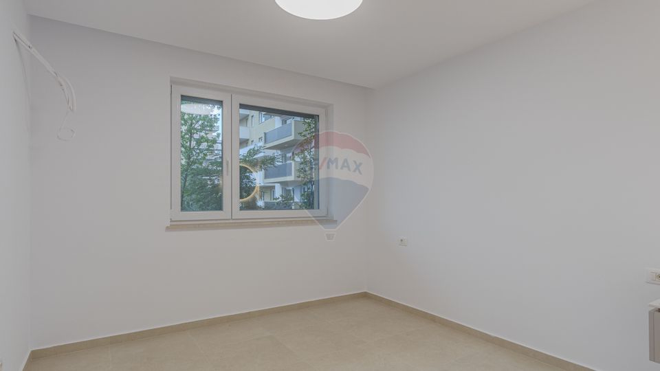 Clinica medicala-9 cabinete- URBAN PLAZA - bloc 15 parter!