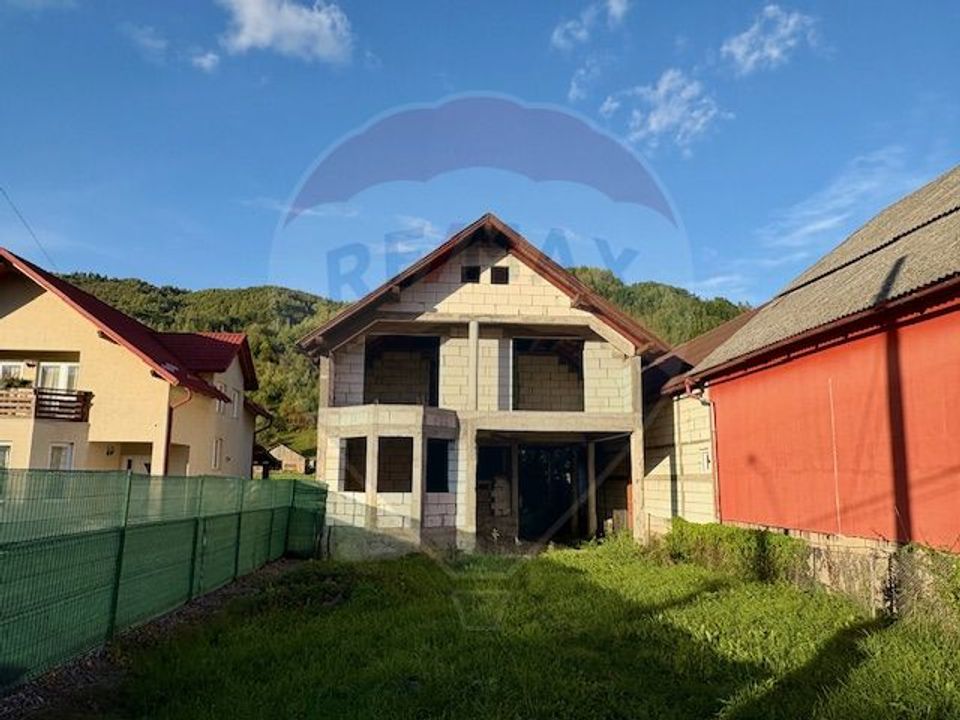 Casă / Vilă cu 5 camere de vânzare