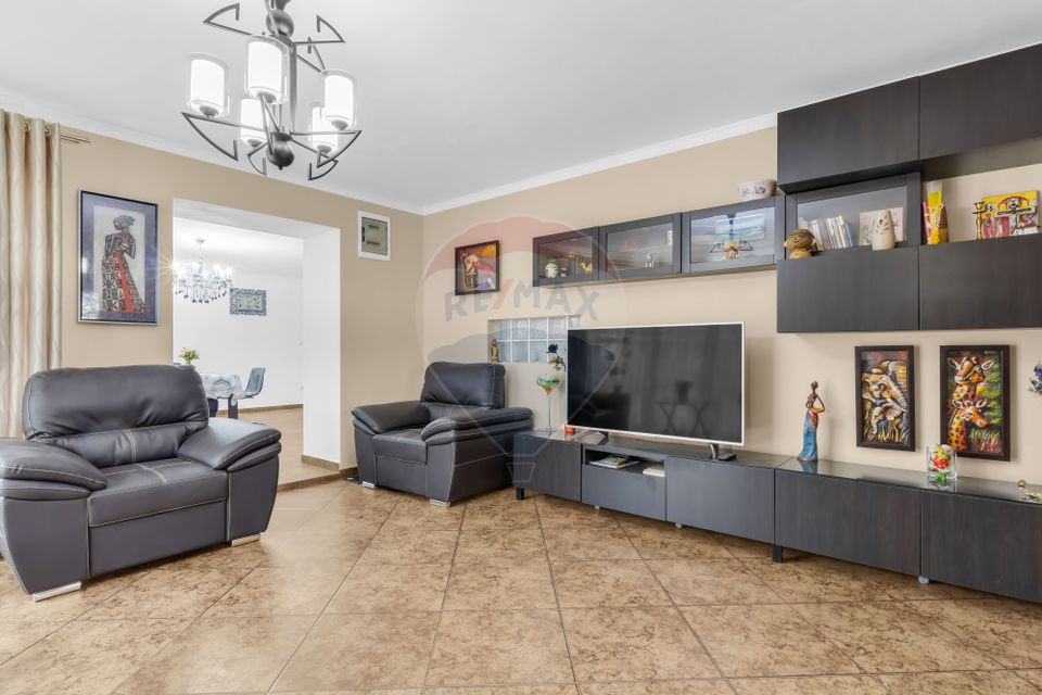 6 room House / Villa for sale