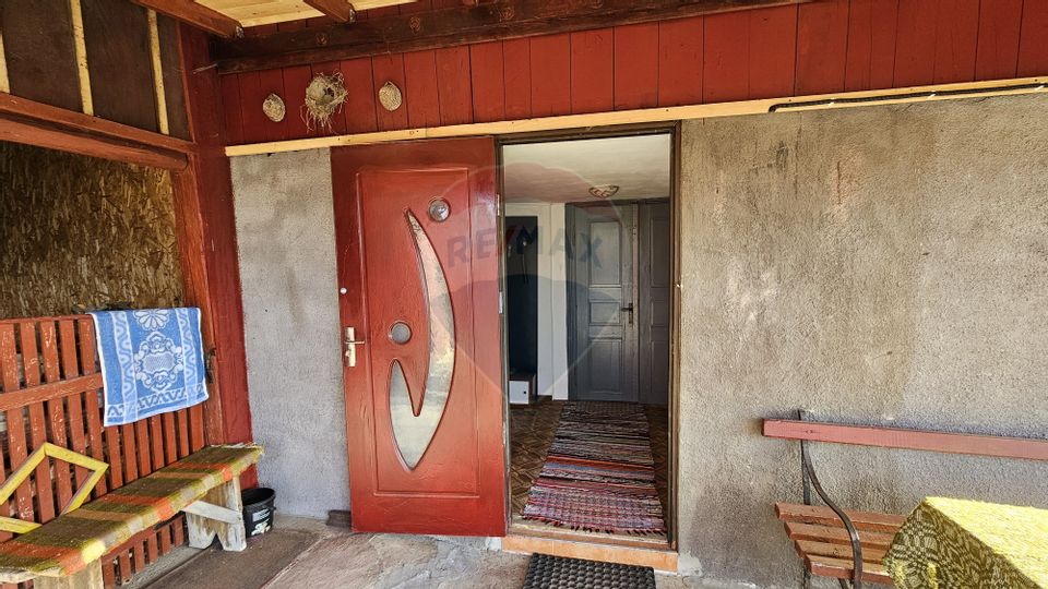 Casă / Vilă cu 3 camere de vânzare-Cacica-Suceava