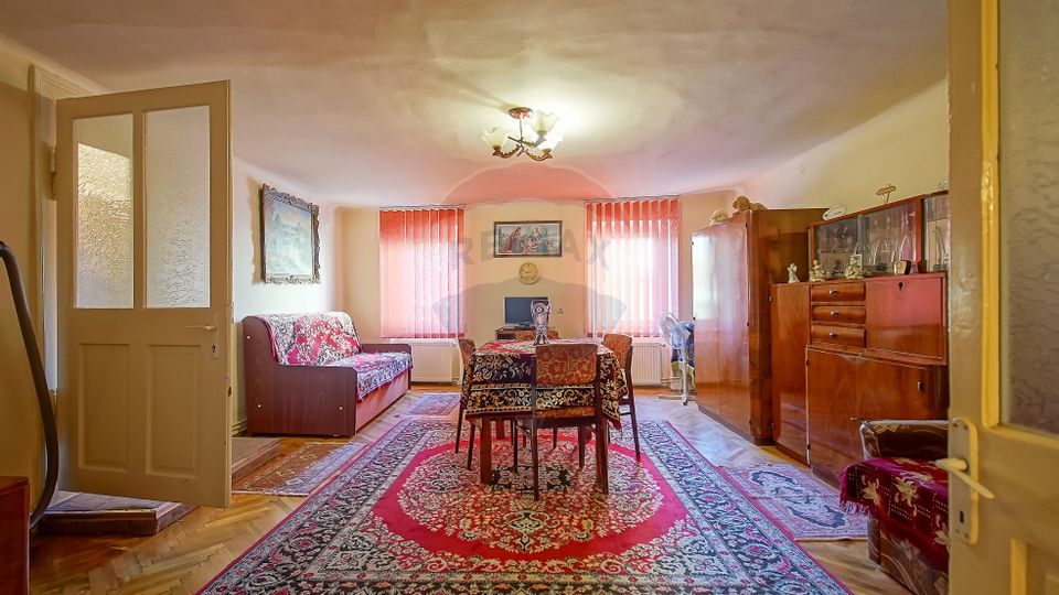 0% Comision | Casă cu potențial enorm | Centrul Civic | Zona Sanitas