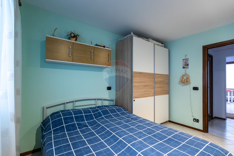 Apartament cu 3 camere decomandate , strada Letea