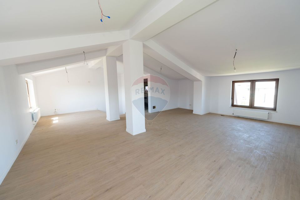 Casa / Vila 5 camere de vanzare in zona Odai Otopeni