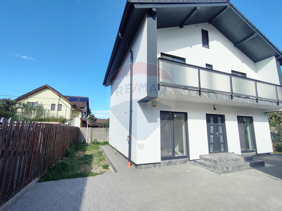 Casă cu 3 camere de vânzare în zona Turnisor