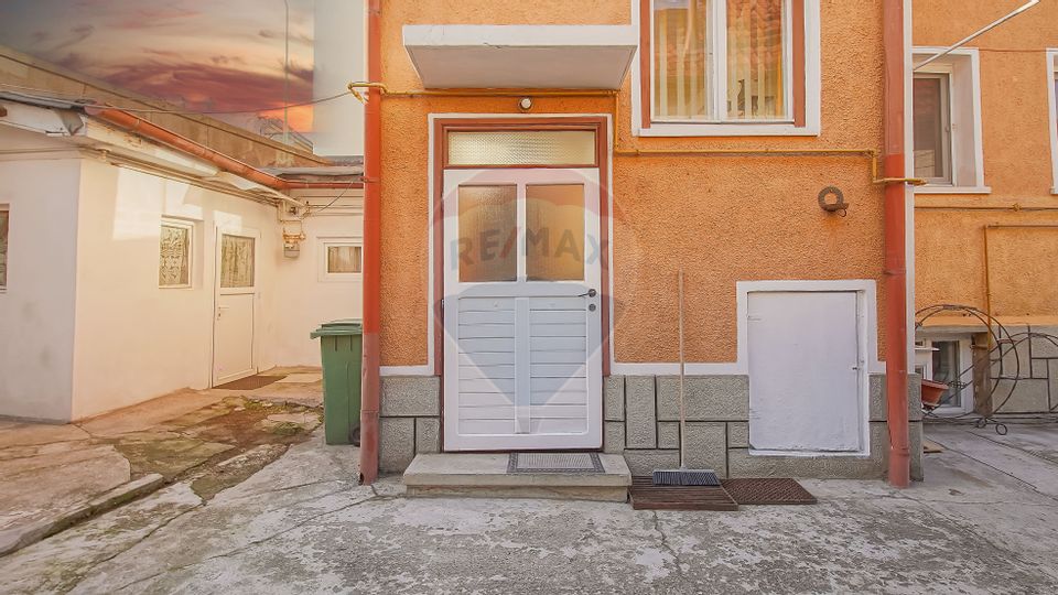 0% Comision | Casă cu potențial enorm | Centrul Civic | Zona Sanitas