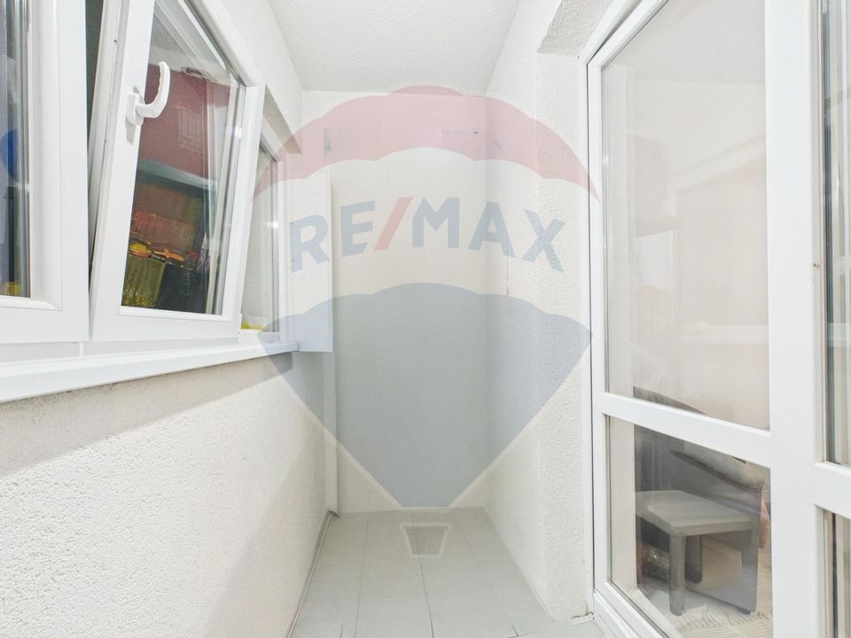 Apartament 2 camere de vanzare+loc de parcare Militari Shopping Center