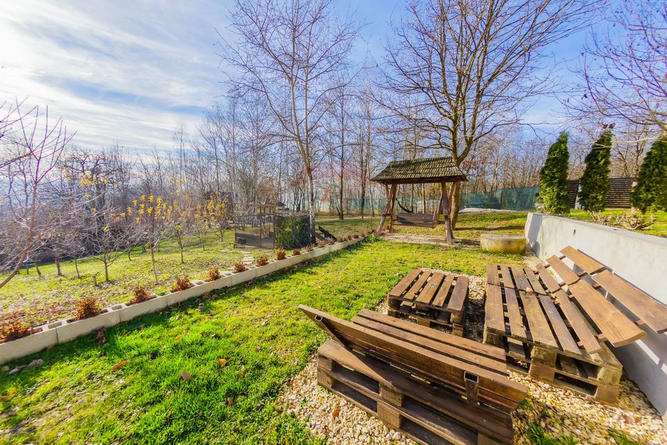 VILA CU TEREN GENEROS DE VANZARE/SCHIMB CU CASA