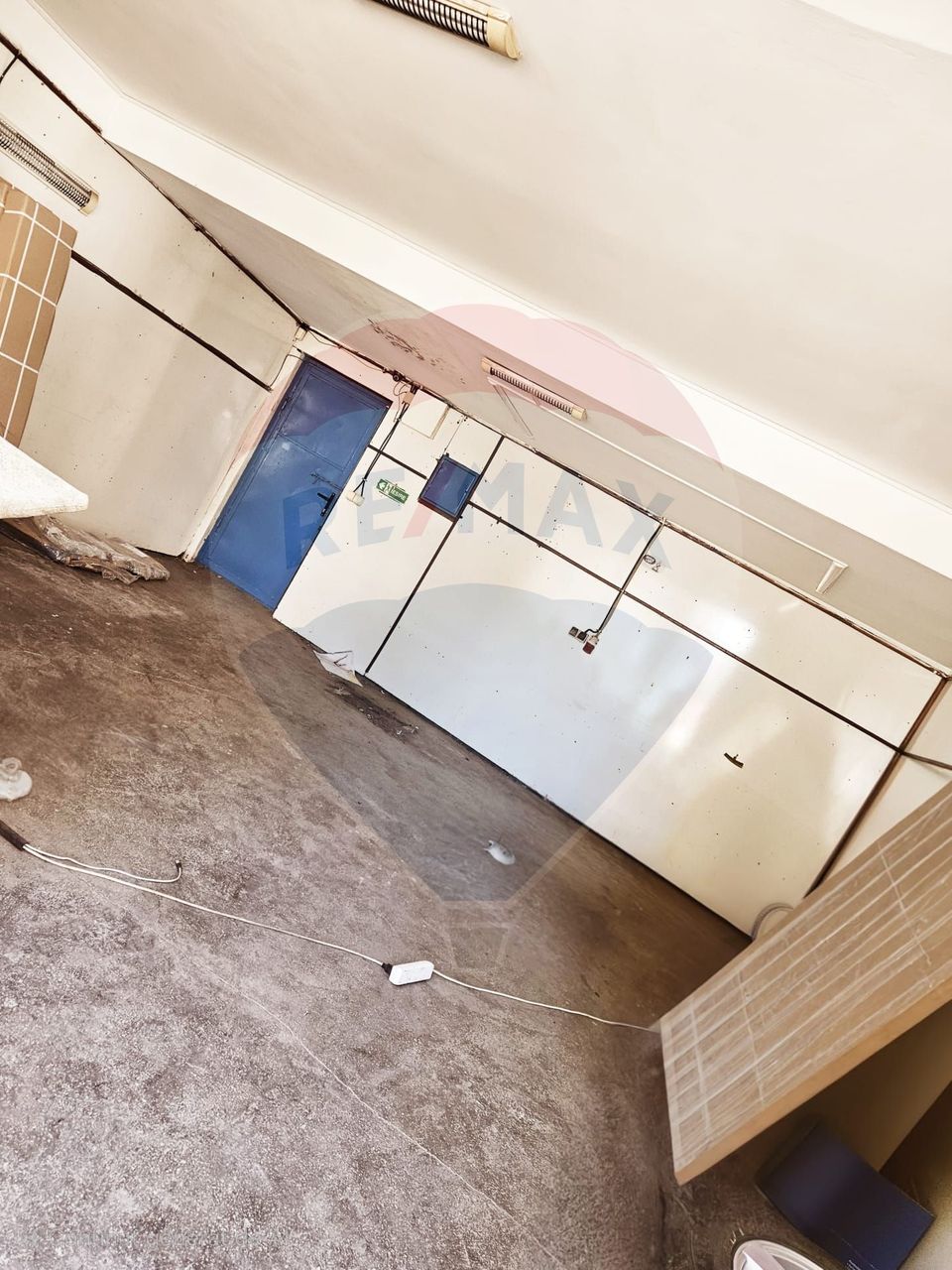 904sq.m Commercial Space for rent, Central area