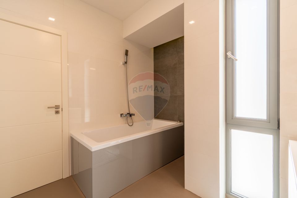 Casa de lux de vanzare in White House Residence